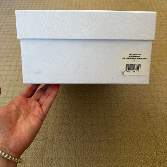 NWT Re/Done 90s Skate Shoes - Picture 7 of 7